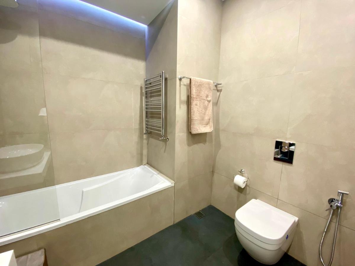 Heart Of Yerevan - City Center Luxury Apartments ภายนอก รูปภาพ